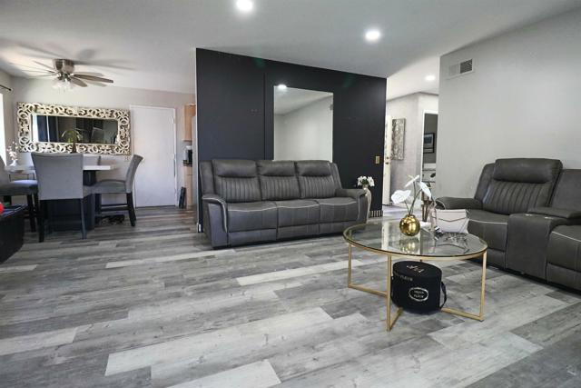 1252 Fourth Ave, Chula Vista CA: https://media.crmls.org/mediaz/ea3704dd-155a-434c-94cd-4d7f08f99d76.jpg