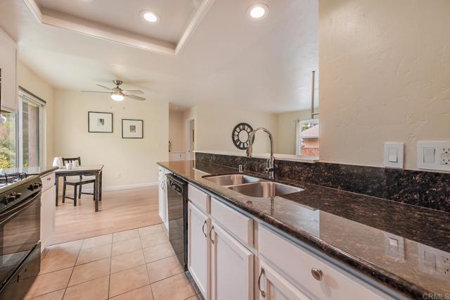 Detail Gallery Image 16 of 31 For 552 Canyon Dr #15,  Oceanside,  CA 92054 - 2 Beds | 2 Baths