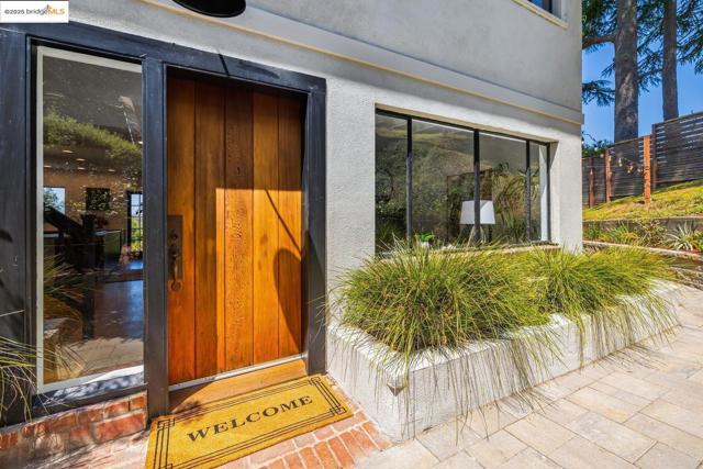 1127 Hillview RD, Berkeley CA: https://media.crmls.org/mediaz/ea3794bd-49d1-486b-954b-f8ae7b29ad3c.jpg