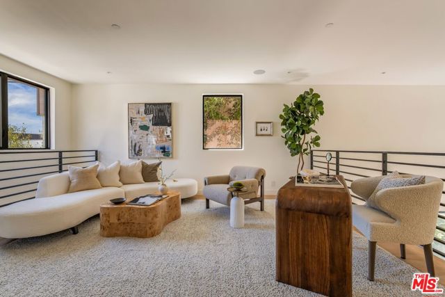 919 1/2 Hilldale Avenue, West Hollywood CA: https://media.crmls.org/mediaz/ea37dfbd-bf6a-4b65-a5e6-c2747fd94f23.jpg