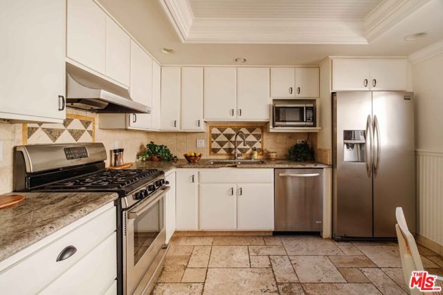 Drew Fenton | 17158 Palisades Circle Pacific Palisades CA | MLS: 7434389 Drew Fenton | 17158 Palisades Circle Pacific Palisades CA | MLS: 7434389