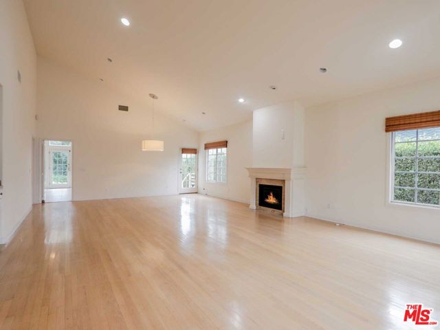 Image 3 for 332 N Bowling Green Way, Los Angeles, CA 90049