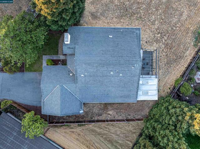 5200 Myrtle Dr, Concord CA: https://media.crmls.org/mediaz/ea387bef-c035-4a1e-9cc5-f75d0b439f3f.jpg