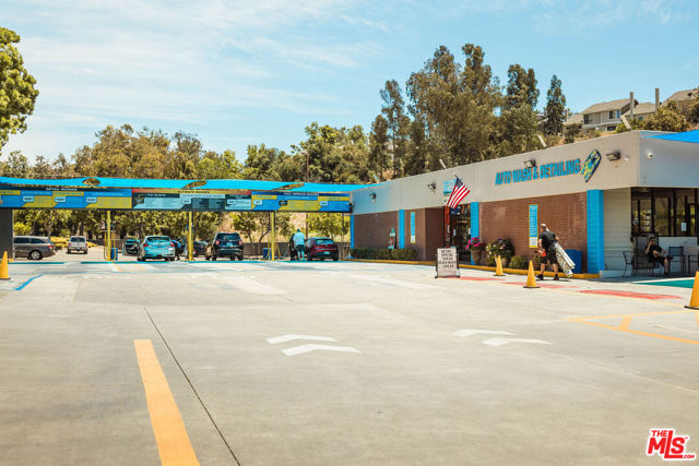 23156 Los Alisos Boulevard, Mission Viejo CA: https://media.crmls.org/mediaz/ea38b877-f219-43cc-a094-ab2e8b9815d2.jpg