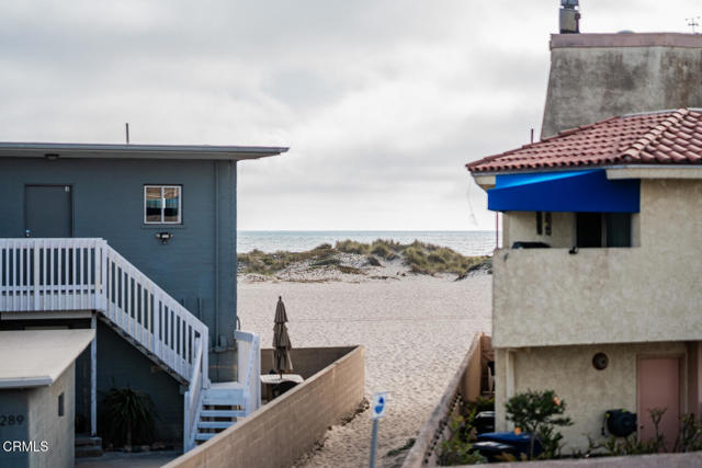 3300 Ocean Drive, Oxnard CA: https://media.crmls.org/mediaz/ea39e6c4-5c14-41eb-bb2d-c51424ad5cdd.jpg