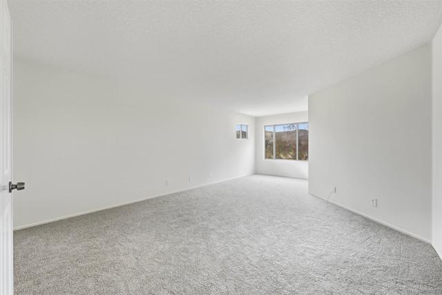 4596 Coronado Drive, Oceanside CA: https://media.crmls.org/mediaz/ea3a9885-8ee0-4db1-b212-a39a1d42ccdb.jpg