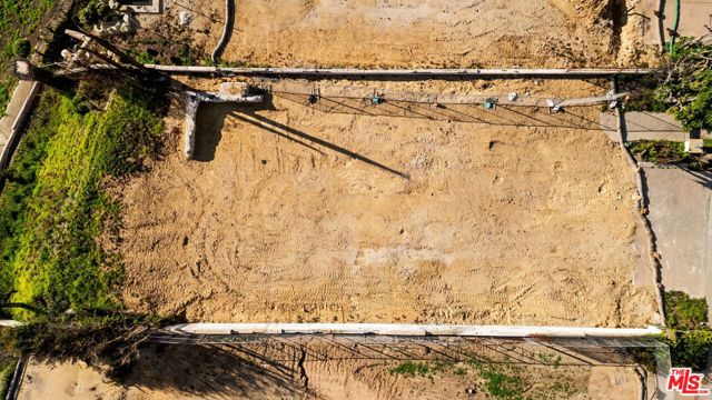 1630 Chastain, Pacific Palisades CA: https://media.crmls.org/mediaz/ea3b257b-0940-4157-bb2c-6df39683f549.jpg