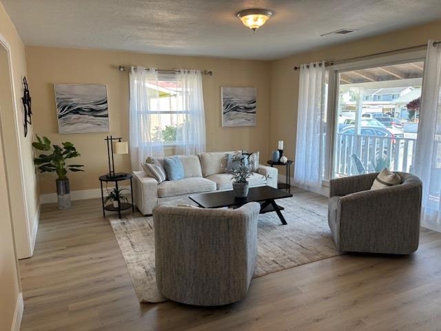 465 Flower Avenue, Santa Rosa CA: https://media.crmls.org/mediaz/ea3bbce5-d7f6-431c-96af-35eae5f4e344.jpg