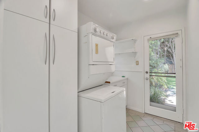 1107 Alfred, Los Angeles CA: https://media.crmls.org/mediaz/ea3c4459-523c-45f5-939b-7662913e6d84.jpg