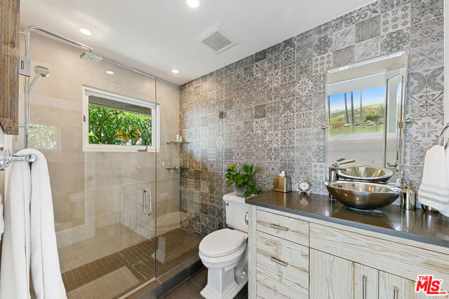 27450 Calicut Road, Malibu CA: https://media.crmls.org/mediaz/ea3c8a08-da24-476f-8bdd-e2f1d0007479.jpg