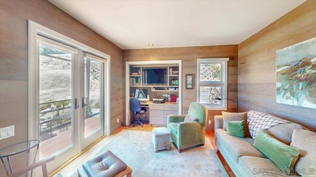 13027 Via Latina, Del Mar CA: https://media.crmls.org/mediaz/ea3d385b-01da-4a95-9448-e48703add4c2.jpg