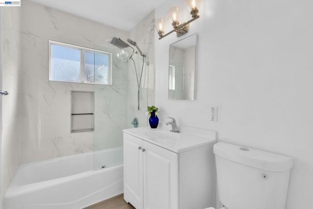 Image 18 of 43 For 1532 Kooser Rd