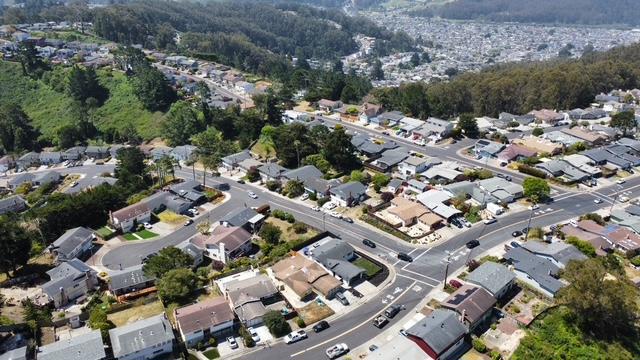 1104 Fassler Avenue, Pacifica CA: https://media.crmls.org/mediaz/ea3d9d70-4cda-4414-b9ce-be4b13aafe09.jpg