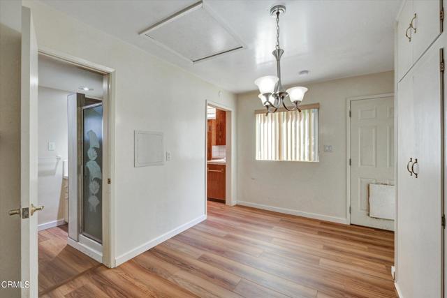 Detail Gallery Image 13 of 49 For 3942 Los Olivos Ln, Glendale,  CA 91214 - 3 Beds | 2 Baths