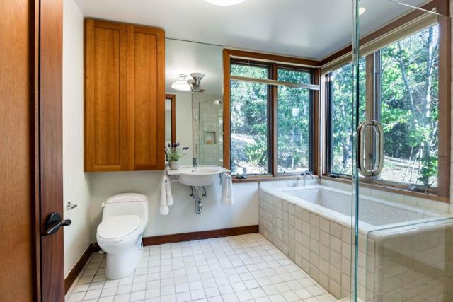 140 Farm Road, Woodside CA: https://media.crmls.org/mediaz/ea3f8028-271f-4706-b0a1-9d7ce5cc8e87.jpg