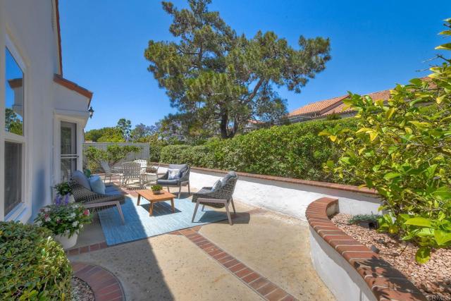 4956 Lamia Way, Oceanside CA: https://media.crmls.org/mediaz/ea4048fc-09f2-4f9e-ab79-c63fc0f672f5.jpg
