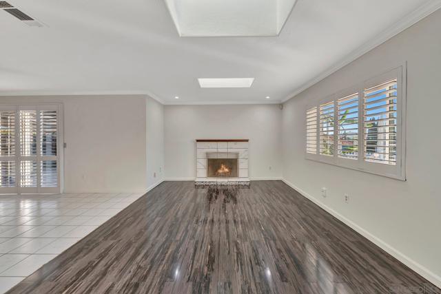 13573 Paseo Del Mar, El Cajon CA: https://media.crmls.org/mediaz/ea40e2b7-d0f6-4098-97dc-63fe8c8d6347.jpg