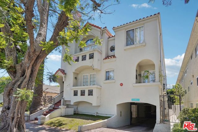 1751 Barry Avenue, Los Angeles CA: https://media.crmls.org/mediaz/ea40e3ec-5065-4cb2-a1db-8a2a90fa4f80.jpg