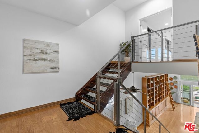 3950 Via Dolce, Marina del Rey CA: https://media.crmls.org/mediaz/ea41429e-70d4-44d9-a611-5e75c8eddbae.jpg
