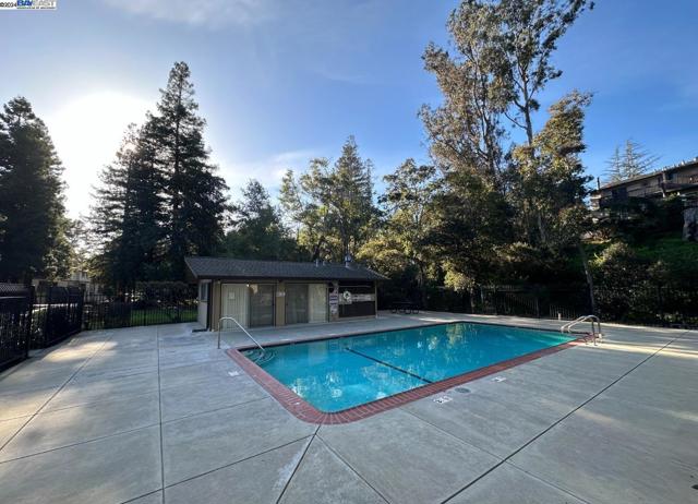 1756 Kudu Ct, Hayward CA: https://media.crmls.org/mediaz/ea41c11d-9f85-4f96-8f6a-99073b4b1d7d.jpg