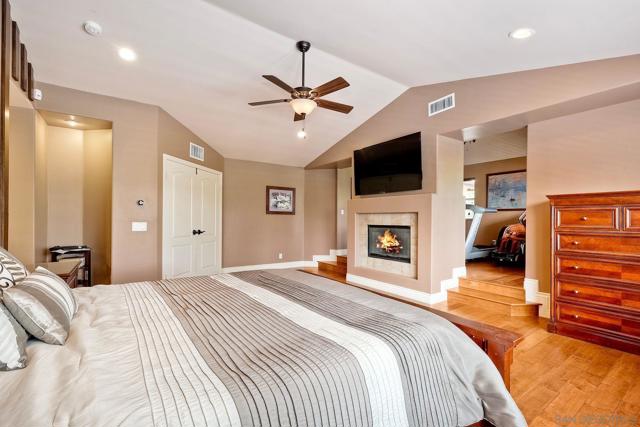 16879 Saint Andrews Drive, Poway CA: https://media.crmls.org/mediaz/ea41e634-f1dd-4fc0-b64a-81942e628d9f.jpg