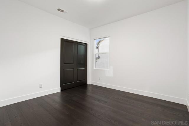 2807 California Poppy Street, Escondido CA: https://media.crmls.org/mediaz/ea41f76d-d9bc-4ae5-bfd5-053beec30cf1.jpg