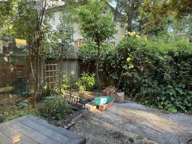 148 Ascot Ct, Moraga CA: https://media.crmls.org/mediaz/ea425528-4a36-426e-bd43-4ff42182b788.jpg