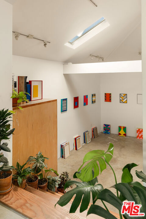 3435 Verdugo Vista Terrace, Los Angeles CA: https://media.crmls.org/mediaz/ea42c1ce-316b-420d-9622-84384ce5ca57.jpg