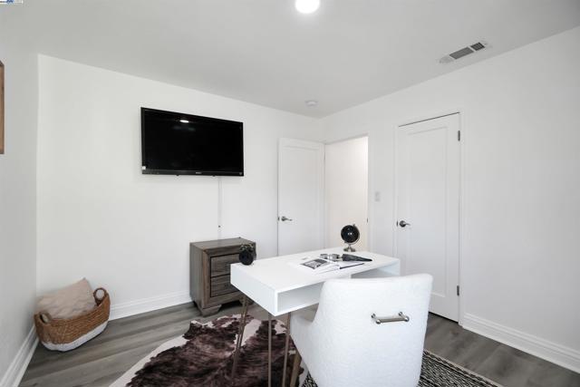 3254 Keith Ave, Castro Valley CA: https://media.crmls.org/mediaz/ea434e6d-08d6-4d82-8ff8-90dd6bba20f0.jpg