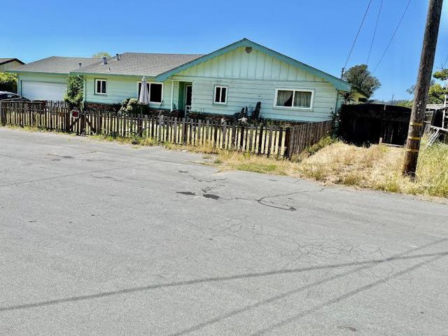 7 Valdez Lane, Watsonville CA: https://media.crmls.org/mediaz/ea43c20c-91fc-4ff3-abf6-f3cbff729a11.jpg