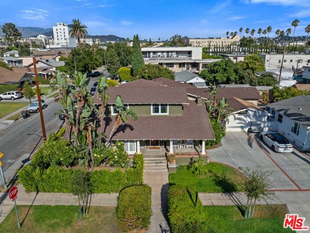 424 S Columbus Avenue, Glendale CA: https://media.crmls.org/mediaz/ea442dfe-fb18-4994-9eb5-2779a8eed317.jpg