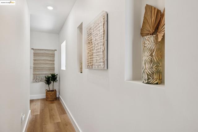 617 59th St, Oakland CA: https://media.crmls.org/mediaz/ea44737c-3a34-4cbc-8f60-4a0a7c29ca42.jpg