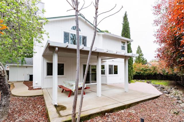 4200 Ciello Court, Cameron Park CA: https://media.crmls.org/mediaz/ea44e499-85b7-46db-bfe5-f499c3d0872d.jpg