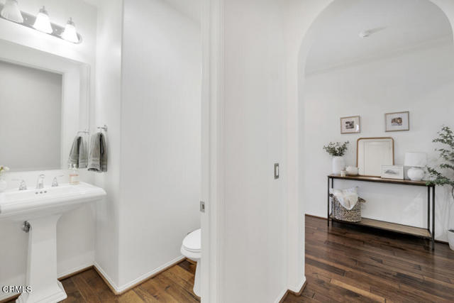 11806 Ricasoli Way, Porter Ranch CA: https://media.crmls.org/mediaz/ea4554f5-2fd9-4dc5-ac99-70b0df6eda94.jpg