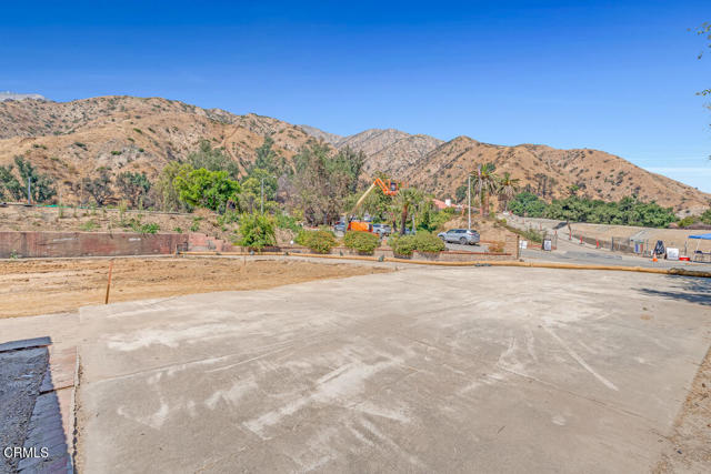 3660 Ranch Top Road, Pasadena CA: https://media.crmls.org/mediaz/ea459394-7915-4240-a930-5e711b5c3124.jpg