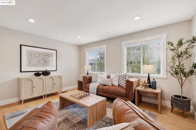 1417 Richmond St, El Cerrito CA: https://media.crmls.org/mediaz/ea465dbf-3302-41f2-be65-4d89bdaea0f6.jpg