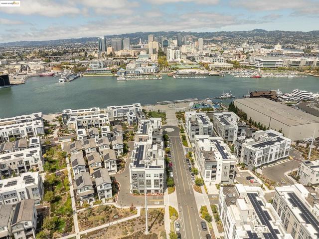 2818 Fifth Street, Alameda CA: https://media.crmls.org/mediaz/ea46ba52-db91-4047-aa56-4a3e245a9112.jpg