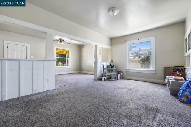 935 E Yosemite Ave, Madera CA: https://media.crmls.org/mediaz/ea46c8c3-385e-4002-9579-6bc13719db4b.jpg