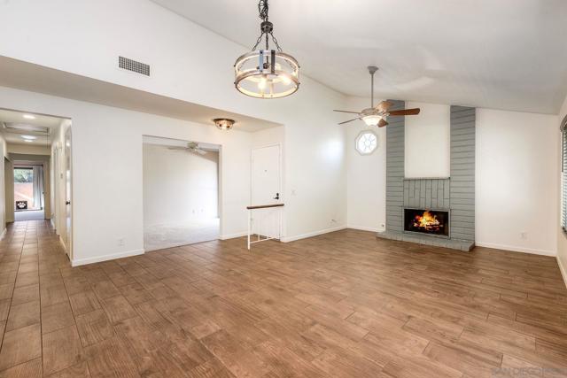 2032 David Dr, Escondido CA: https://media.crmls.org/mediaz/ea46f243-89e4-449f-a297-a764fa07c113.jpg