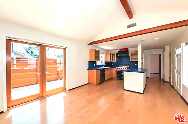 653 Marine Street photo 13