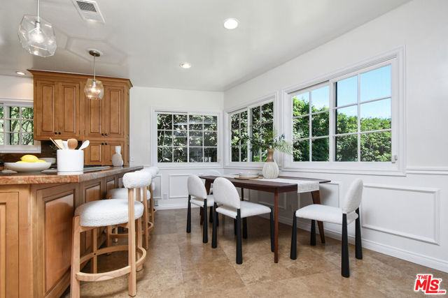 15474 Loom Place, Sherman Oaks CA: https://media.crmls.org/mediaz/ea4788d1-c363-4323-a7b4-4623ed8b464b.jpg