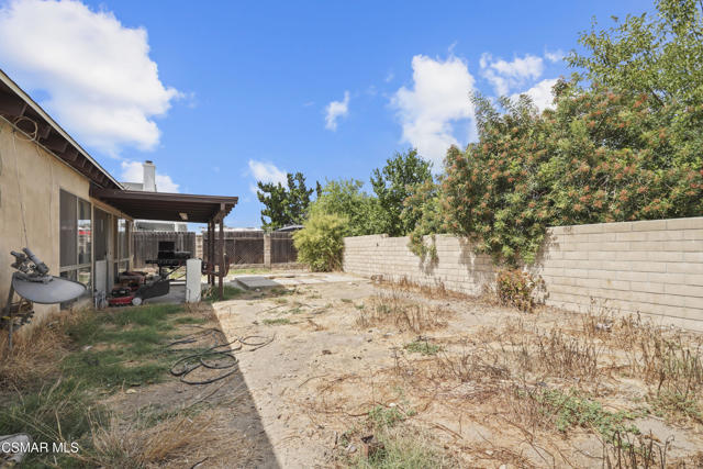 887 Erringer Road, Simi Valley CA: https://media.crmls.org/mediaz/ea47d756-3e90-44d8-aab7-b165523e8098.jpg