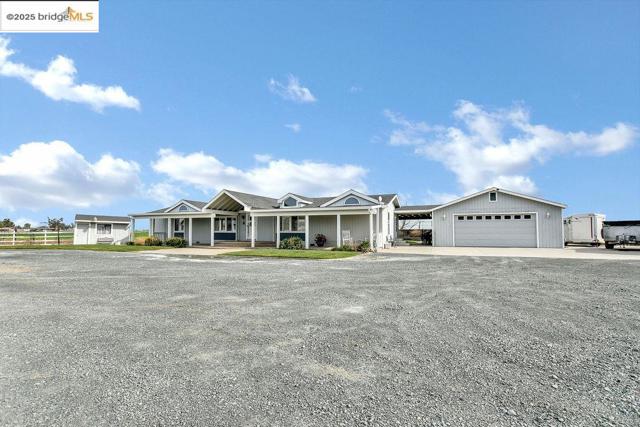 4985 Bixler Road, Byron CA: https://media.crmls.org/mediaz/ea497c41-ea9d-431b-b56e-4cfa1c773ce8.jpg