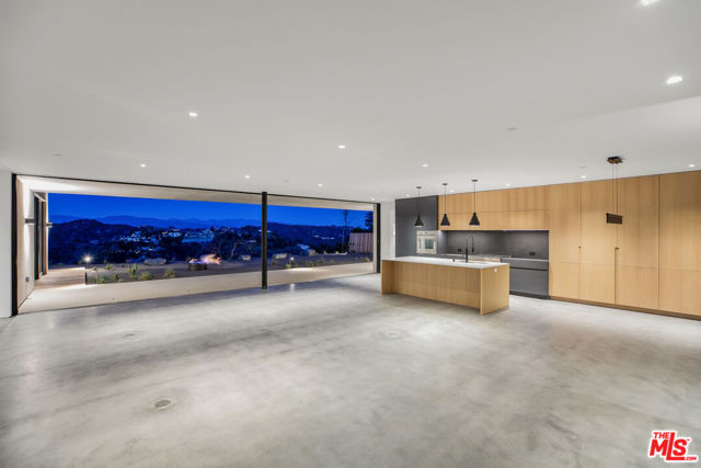 1448 STRADELLA Road, Los Angeles CA: https://media.crmls.org/mediaz/ea49dc30-8ed8-447f-adfc-42ac0e4c3296.jpg
