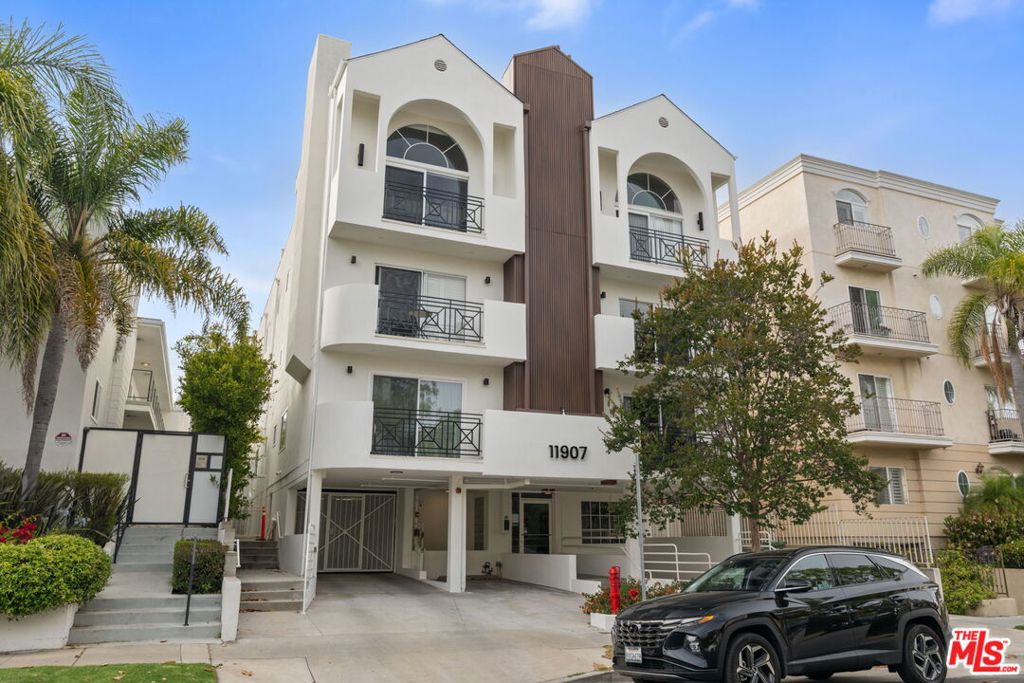 11907 Darlington Avenue #101