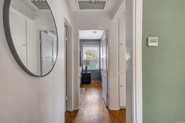 4371 Pomona Avenue, La Mesa CA: https://media.crmls.org/mediaz/ea4a354b-fc22-48c9-956c-39c41c107f28.jpg