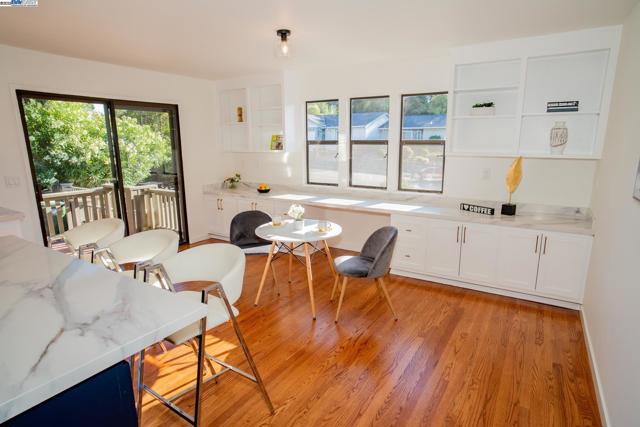 4732 Mira Vista Drive, Castro Valley CA: https://media.crmls.org/mediaz/ea4bceb5-8eca-4aca-814a-94c4c55f8c9c.jpg