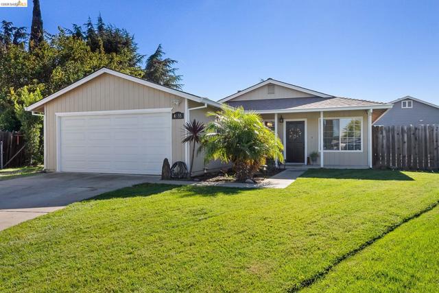 4855 Edgewood Ct, Oakley CA: https://media.crmls.org/mediaz/ea4bf6ab-fdb6-41e2-b65e-71606908452b.jpg