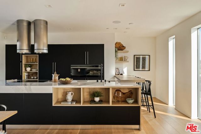 1900 Penmar Avenue, Venice CA: https://media.crmls.org/mediaz/ea4c2a5d-9b33-40bf-b84f-af1c5fc87a78.jpg