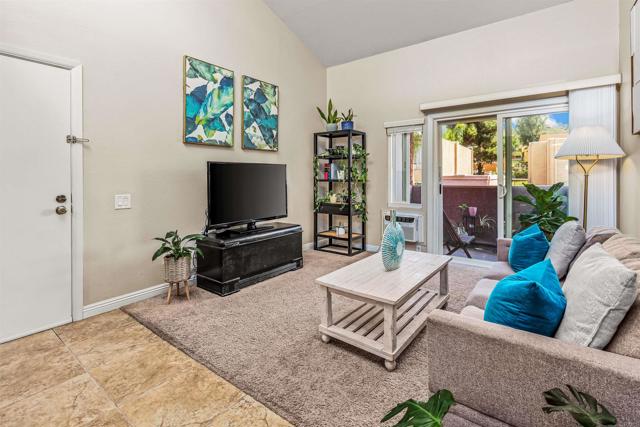 Detail Gallery Image 3 of 27 For 7740 Margerum Ave #204,  San Diego,  CA 92120 - 2 Beds | 1 Baths